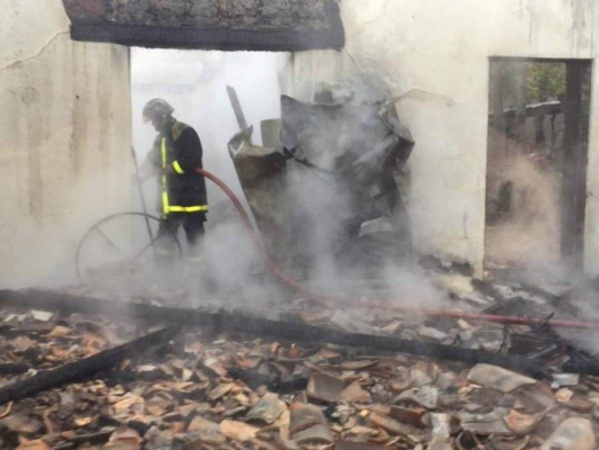 Voraz incendio consume pulpería y ferretería en Morocelí