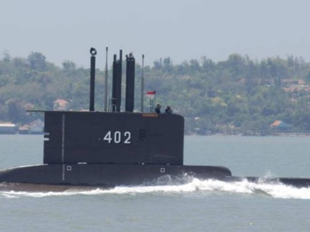 Desaparece submarino con 53 personas a bordo en Indonesia