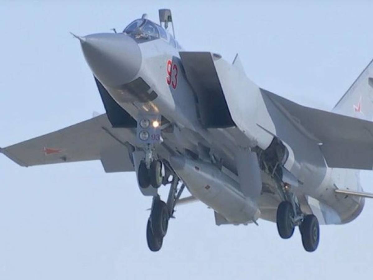 Rusia prueba con éxito un misil hipersónico  