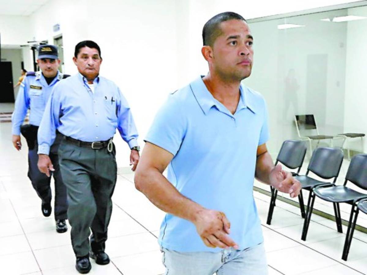 A prisión hombre acusado de abusar de 19 menores