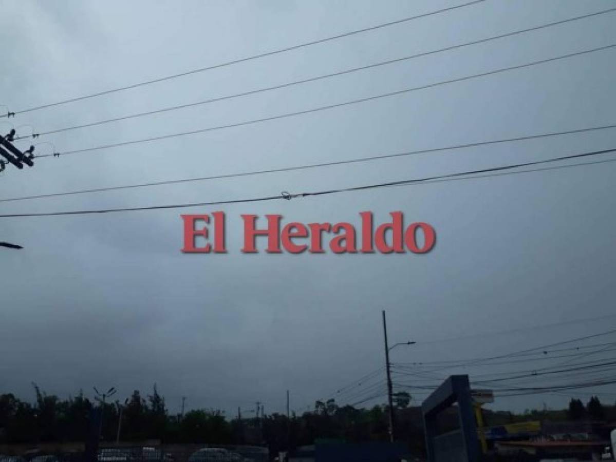 Lluvias azotan Honduras por ingreso de una onda tropical