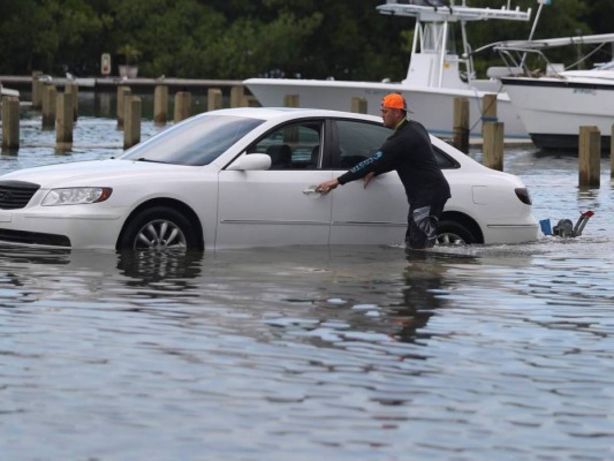Dorian se convierte en 'peligroso' huracán categoría 3 rumbo a Florida