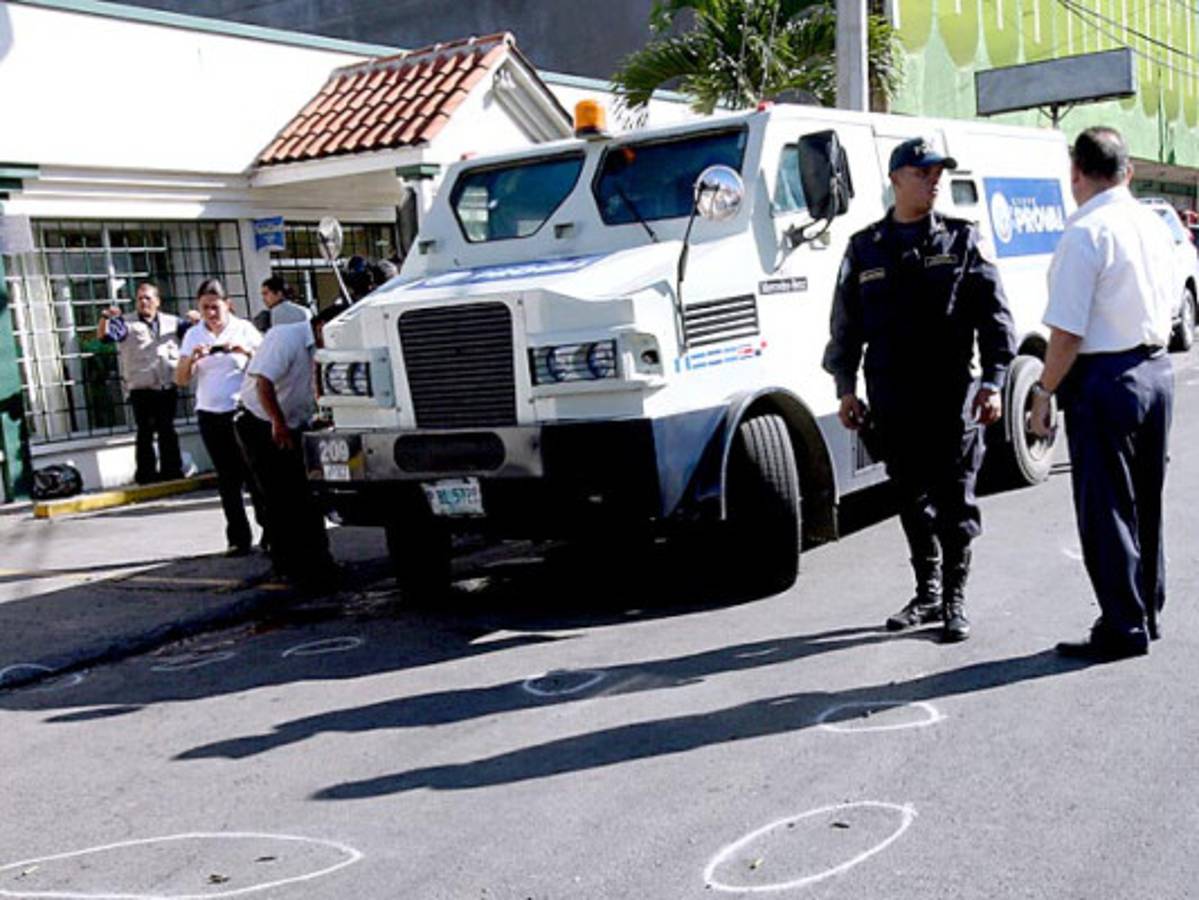 Frustrado asalto a carro de valores deja dos heridos