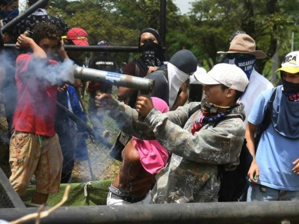 Dos muertos en jornada de multitudinaria marcha contra Daniel Ortega en Managua