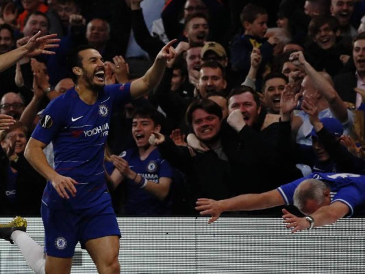 Chelsea gana 4-3 al Slavia de Praga con doblete de Pedro y está en semifinales