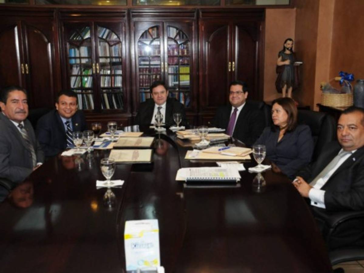 Por más de 600 delitos de corrupción requieren a exmiembros del Consejo de la Judicatura