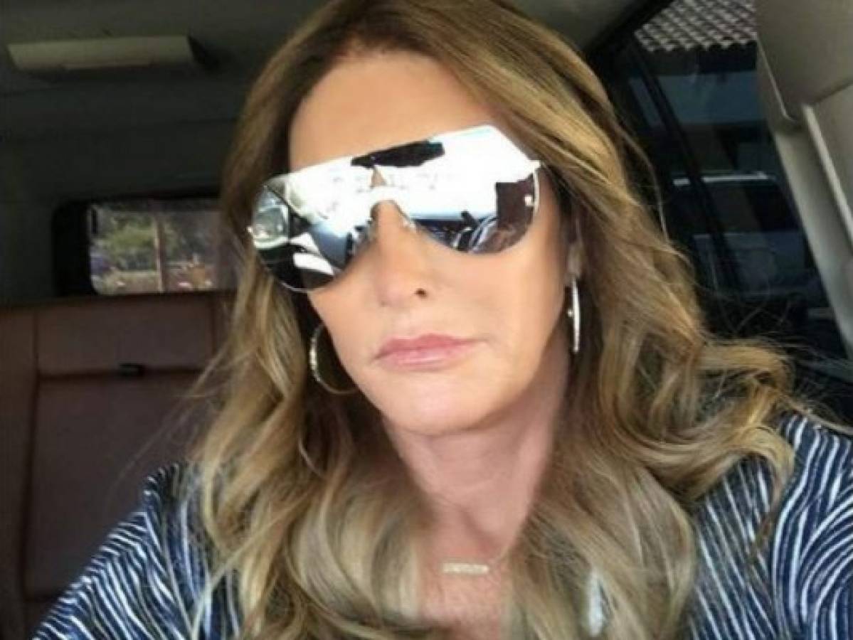 Caitlyn Jenner se muestra en traje de baño