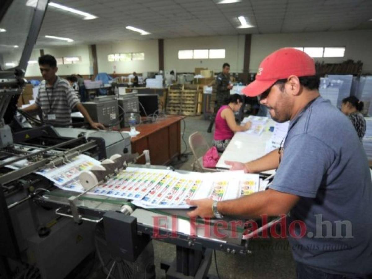 El CNE comienza el diseño para imprimir millones de documentos electorales