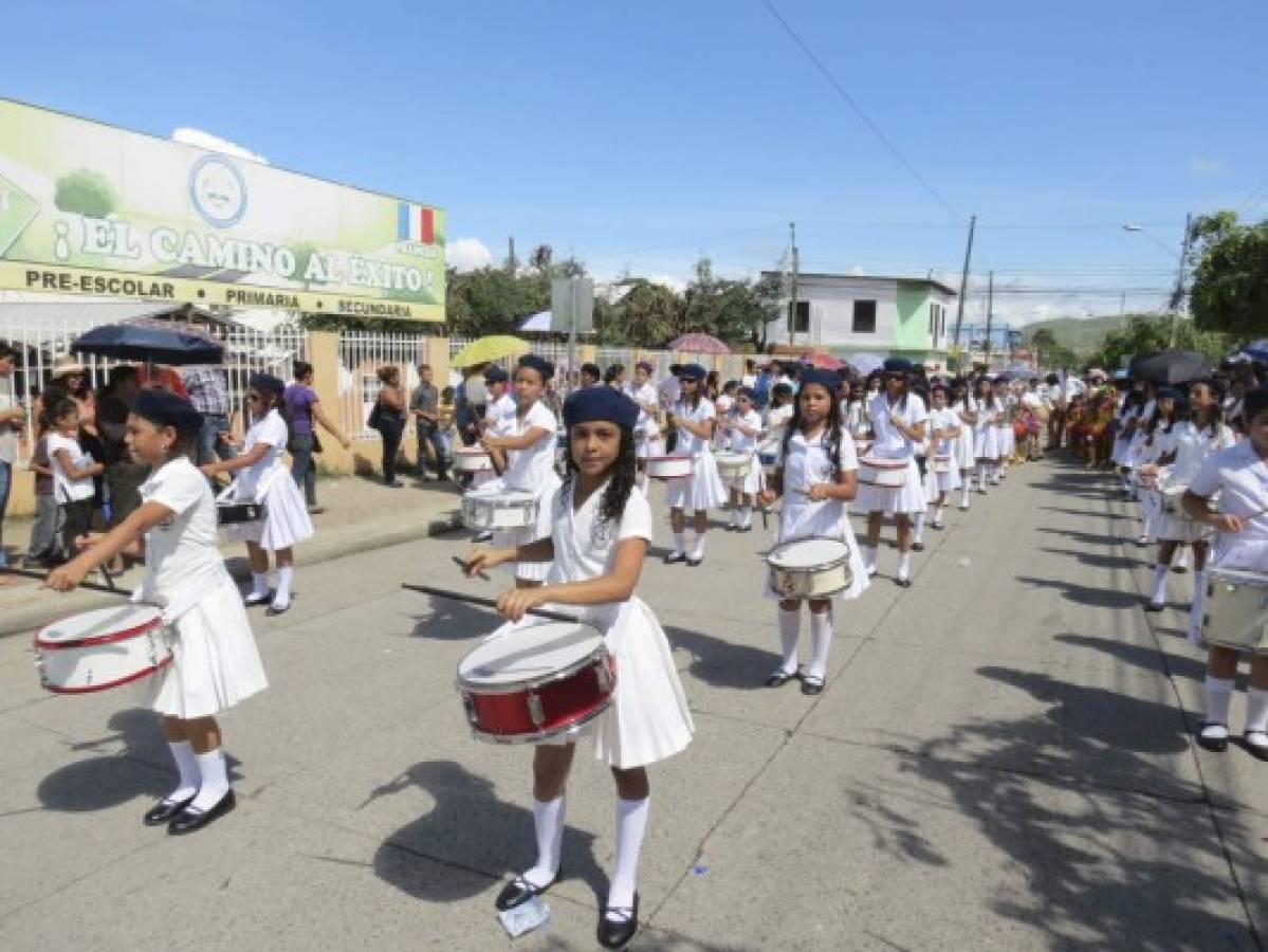 Alumnos de básica piden paz en las marchas de Comayagua