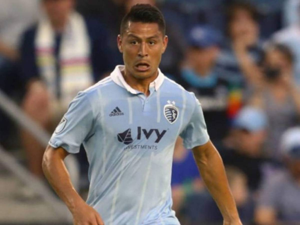 Roger Espinoza del Kansas City se lesiona y estará 3 meses fuera de la canchas