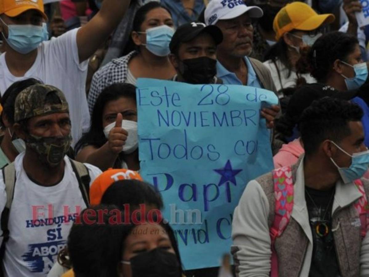 En imágenes: Nacionalistas dicen 'no al aborto' en concurrida movilización