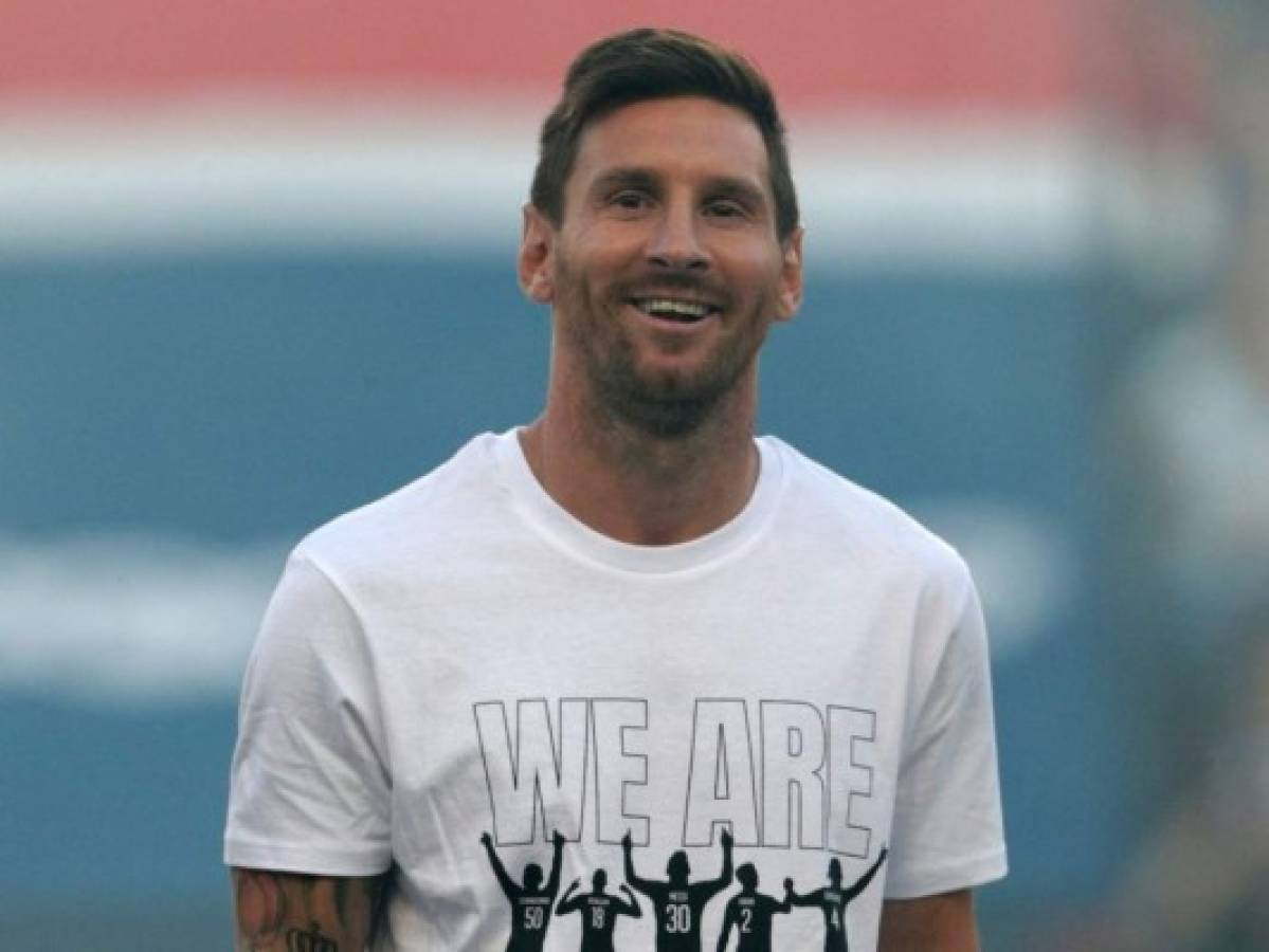 VIDEO: El PSG presenta a Messi ante la afición y el estadio enloquece