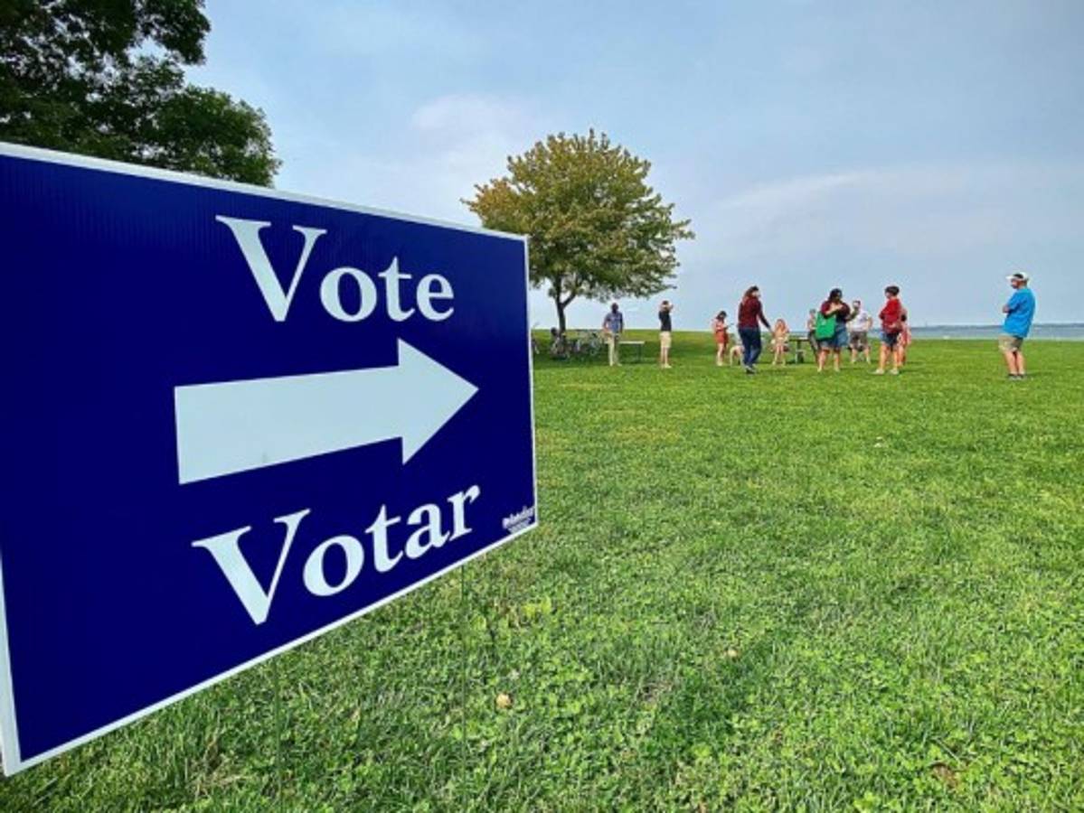 Enfermedad de Trump deja en la cuerda floja recta final de campaña  