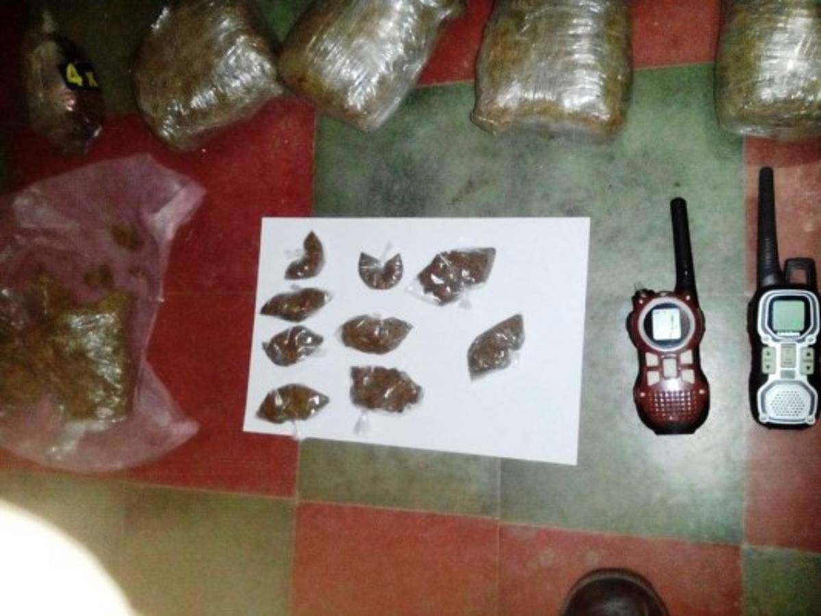 Capturan seis supuestos mareros con droga