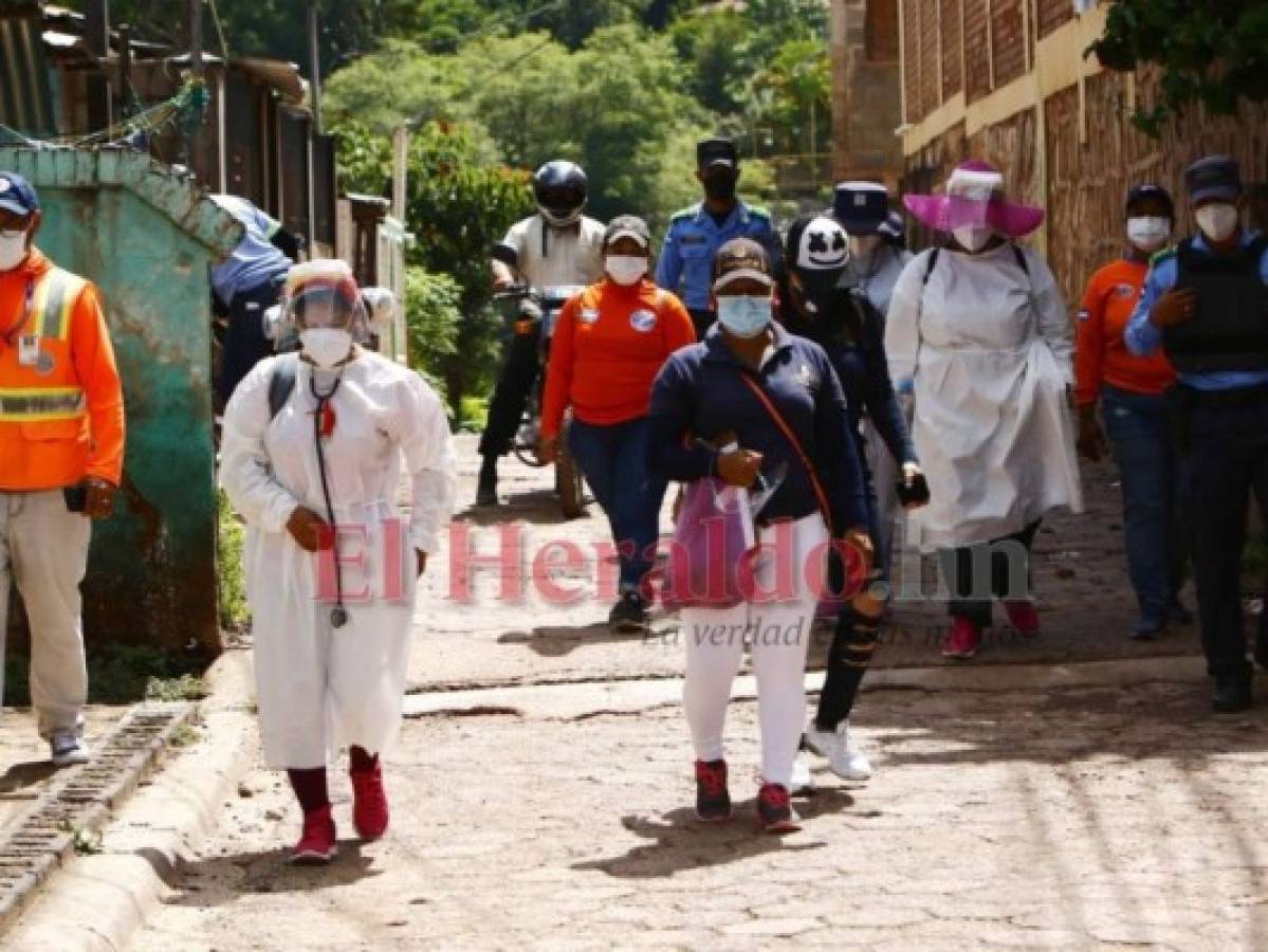 Las autoridades sanitarias reportan la aplicación de 500 y 600 pruebas PCR a diario. Foto: Johny Magallanes/ EL HERALDO.