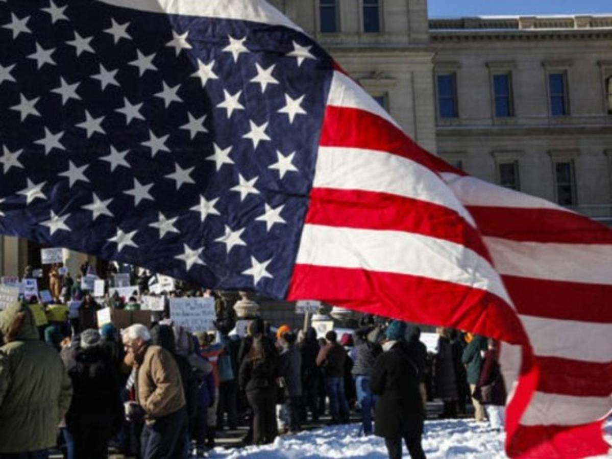 Alertan sobre intentos de injerencia extranjera un día antes de elecciones en EEUU