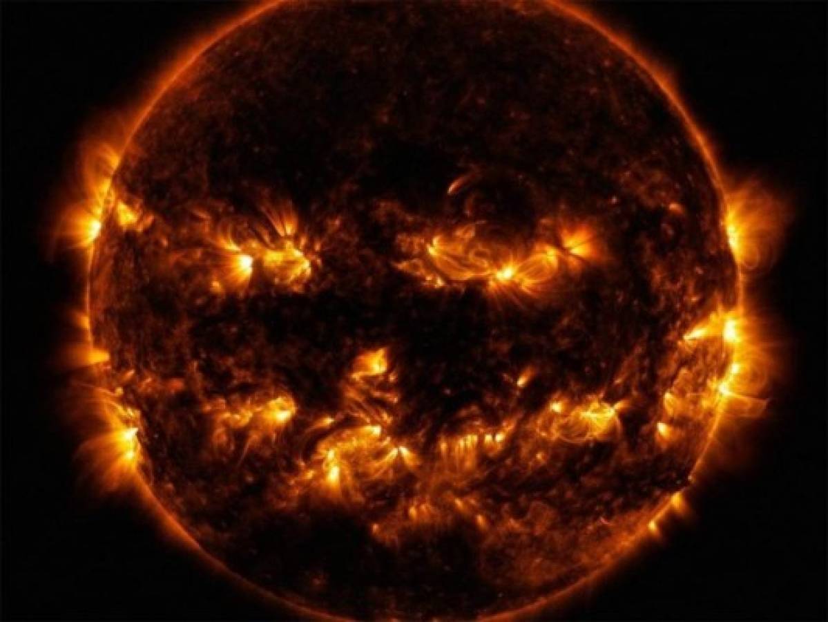 NASA revela imagen del Sol como una gran calabaza de Halloween 