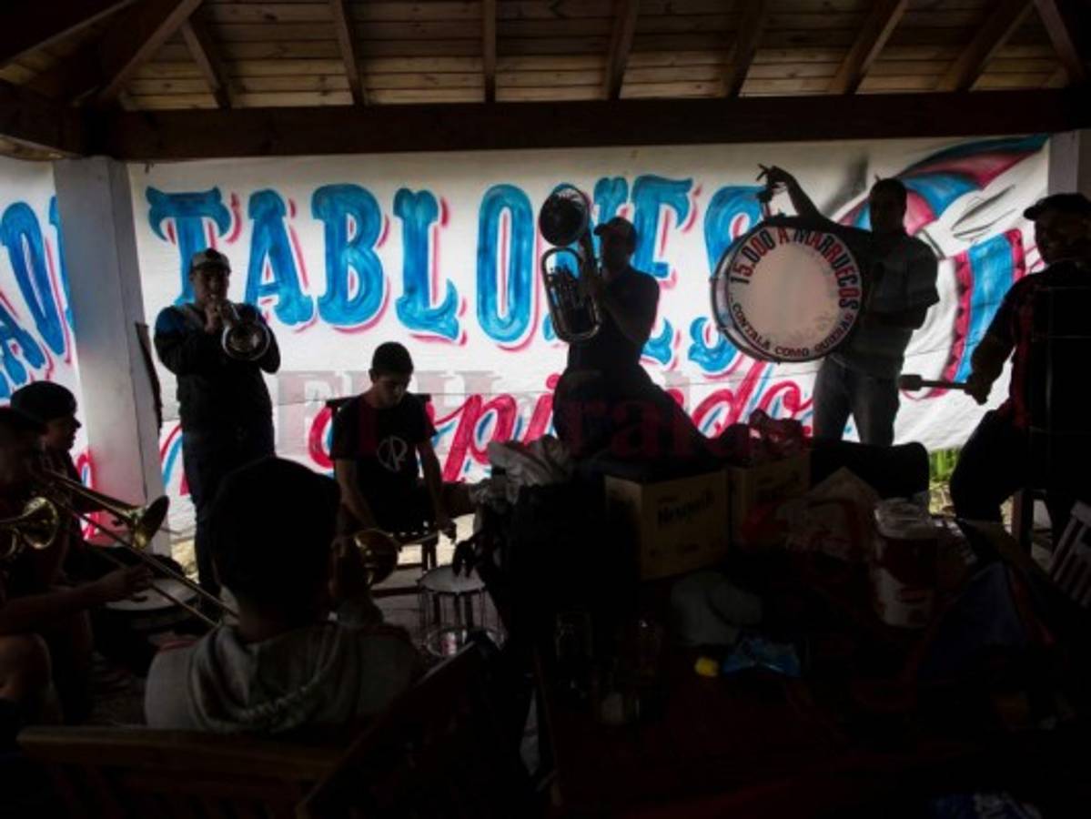 La escuela de hinchadas que compone para Argentina para el Mundial de Rusia  
