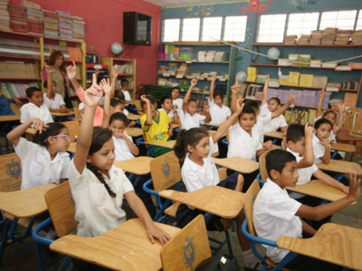 Niños replican mensaje ecológico aula por aula