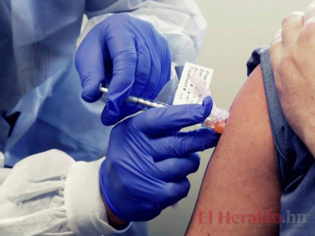 Vacunación del covid-19 en Honduras: ¿quiénes recibirán dosis en la primera fase?
