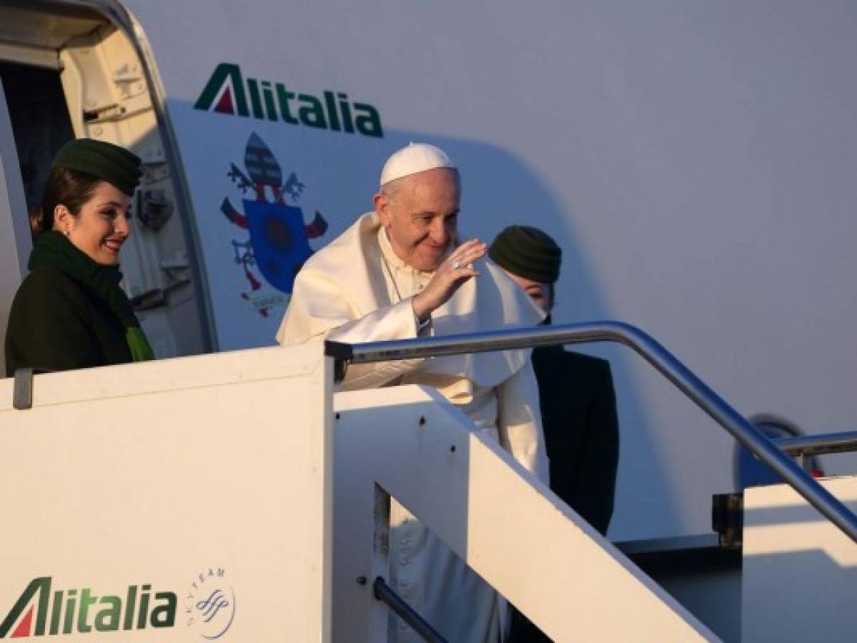 Papa Francisco inicia este lunes su visita a Chile y Perú