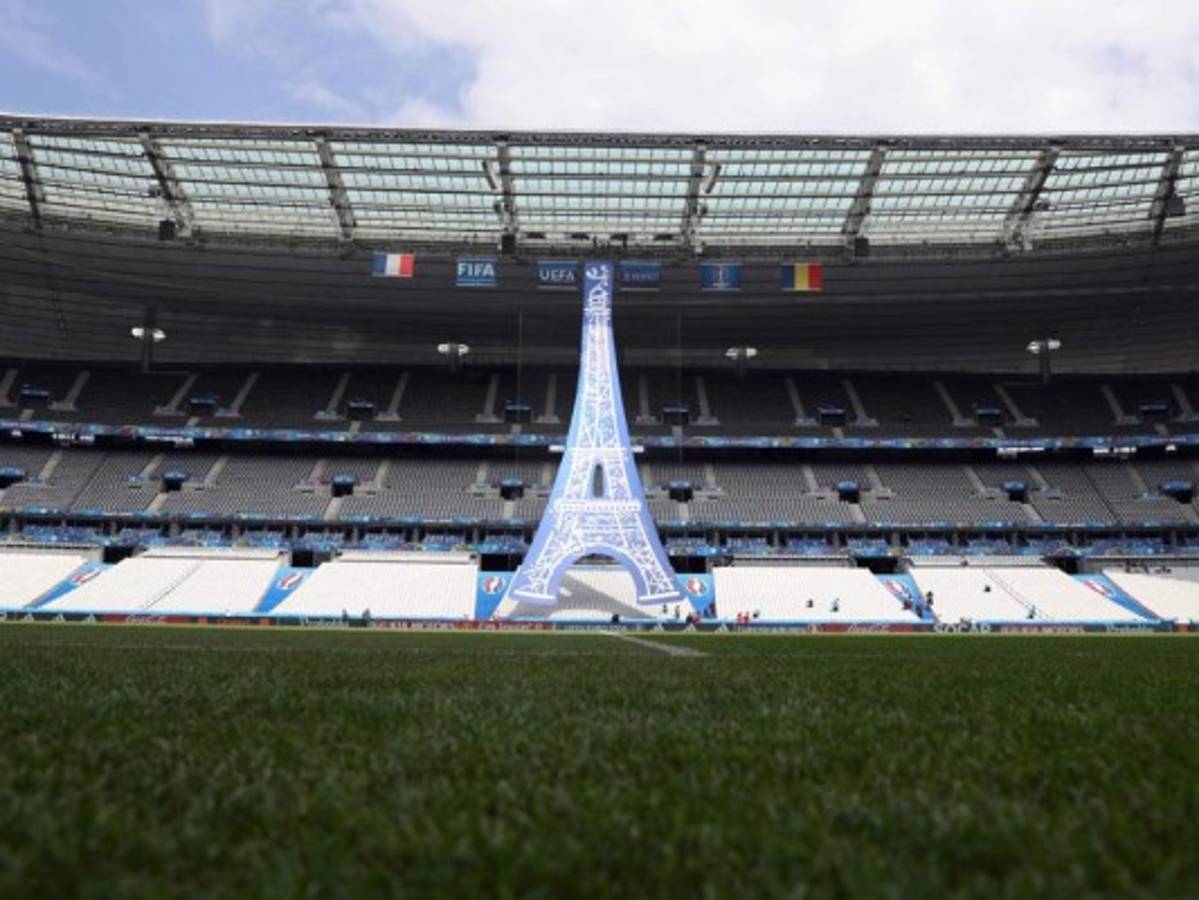 Francia vence 2-1 a Rumanía en la apertura de 'su' Eurocopa