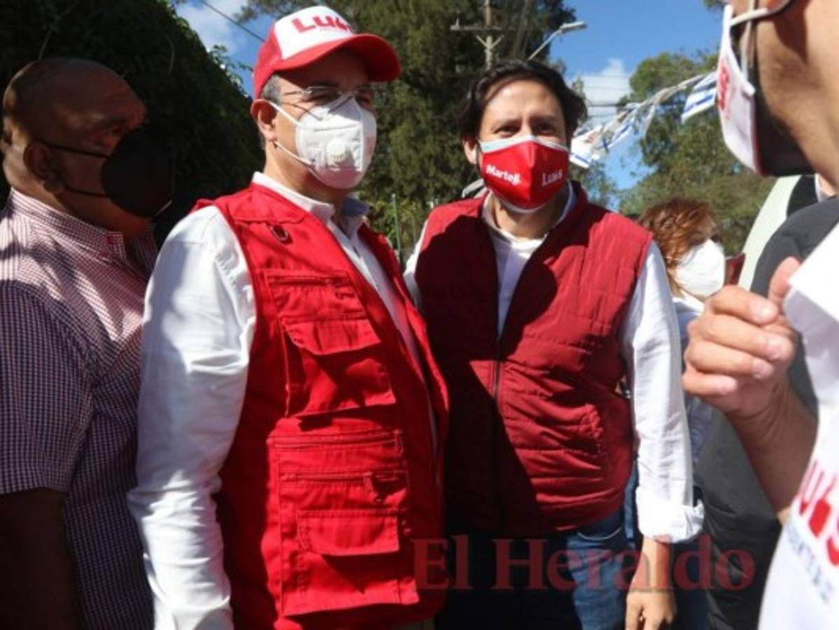 Con fuerte mensaje contra corruptos y señalados en narcotráfico Luis Zelaya acudió a las urnas (FOTOS)