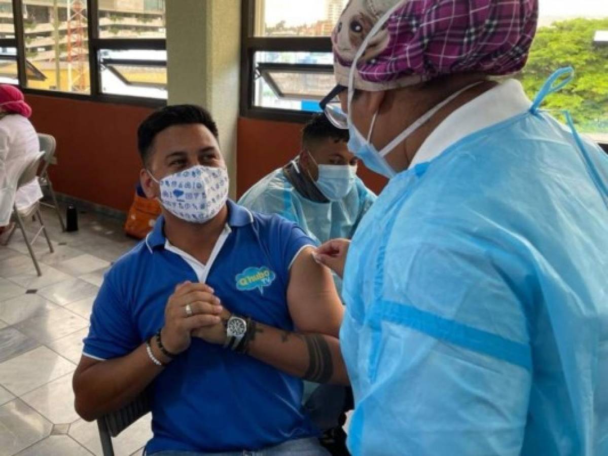 Inicia vacunación de periodistas y comunicadores hondureños contra el covid-19