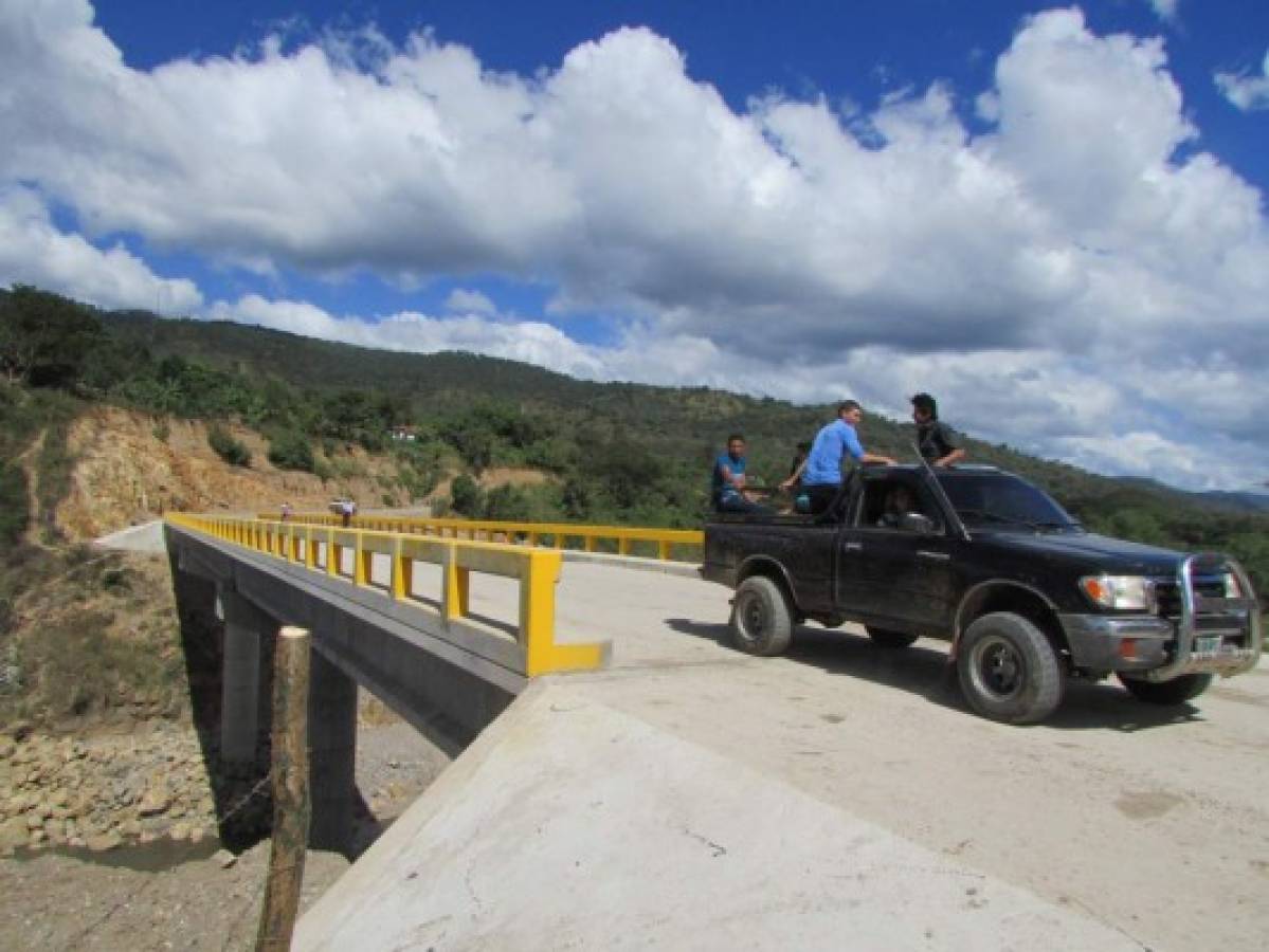 Habilitan puente sobre el río Jalán en Teupasenti, El Paraíso