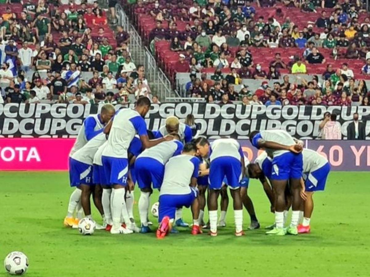 Dos cambios de la Selección Nacional para encarar el segundo tiempo ante México  