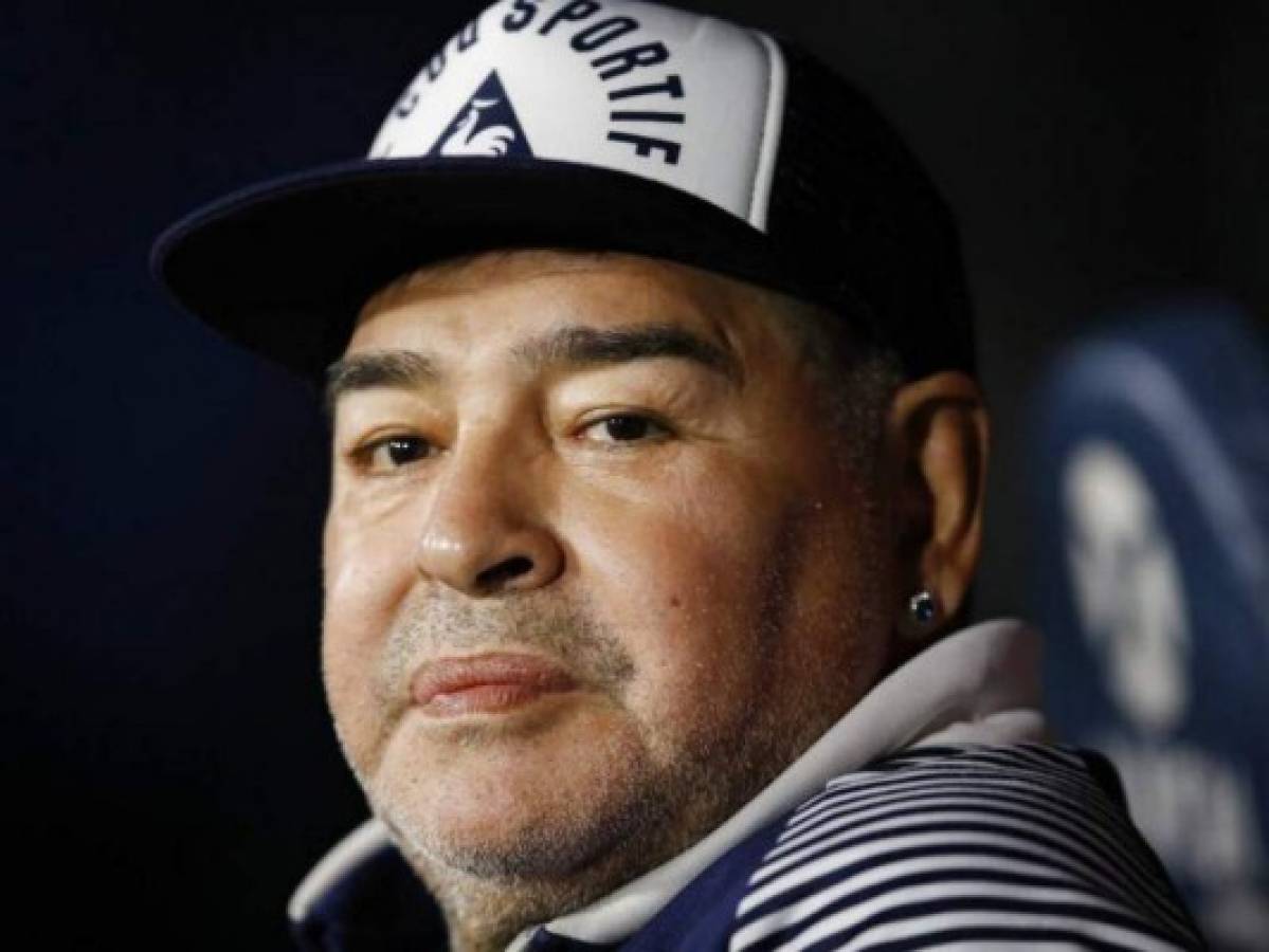 Por homicidio culposo son investigados psicólogo y enfermeros de Maradona