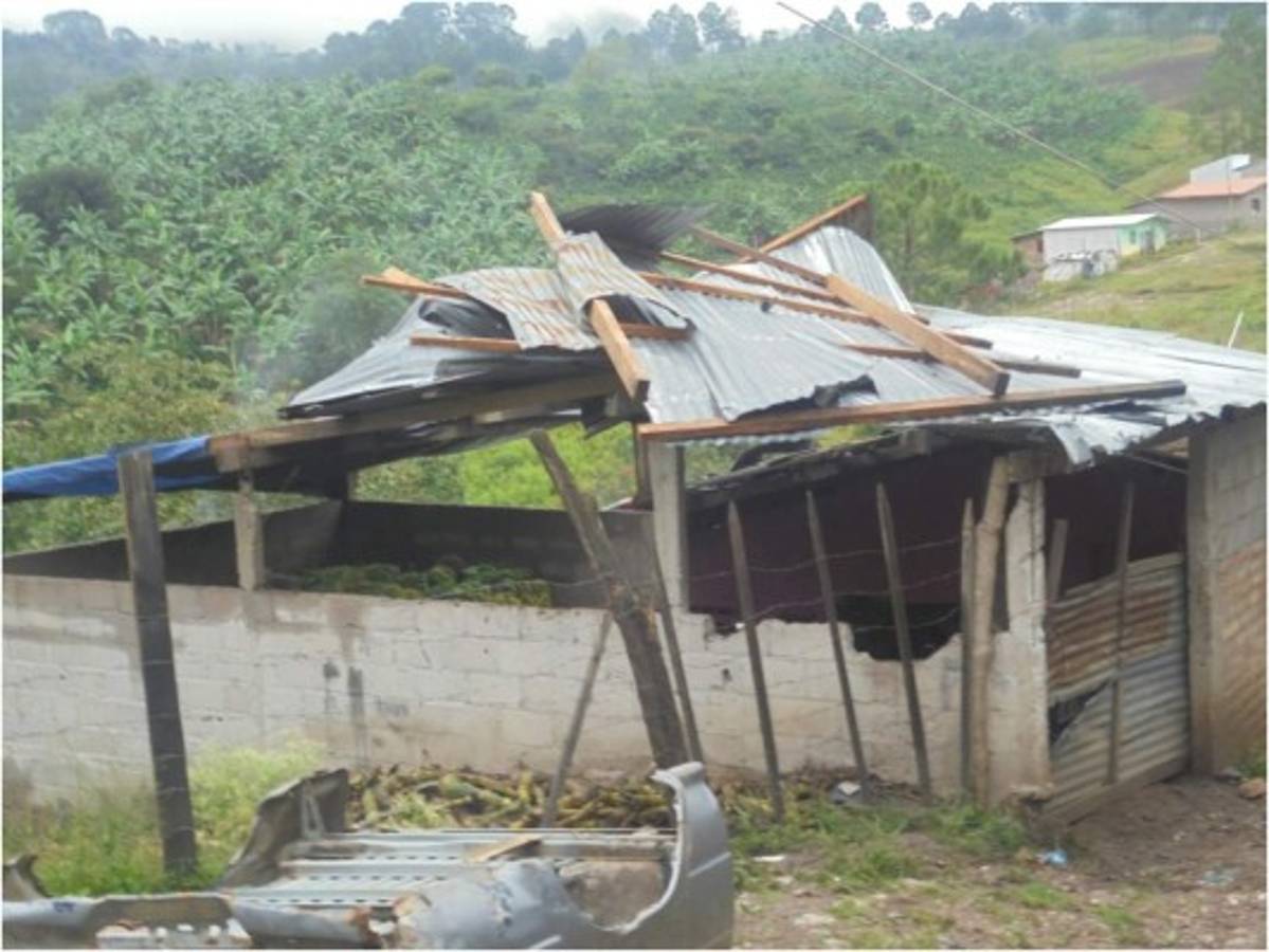 Vientos rachados, deslizamientos y sequía azotan a vecinos de La Paz