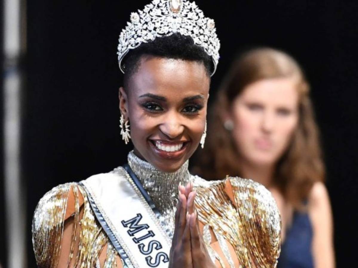El mensaje de Zozibini Tunzi tras ganar la corona de Miss Universo 2019