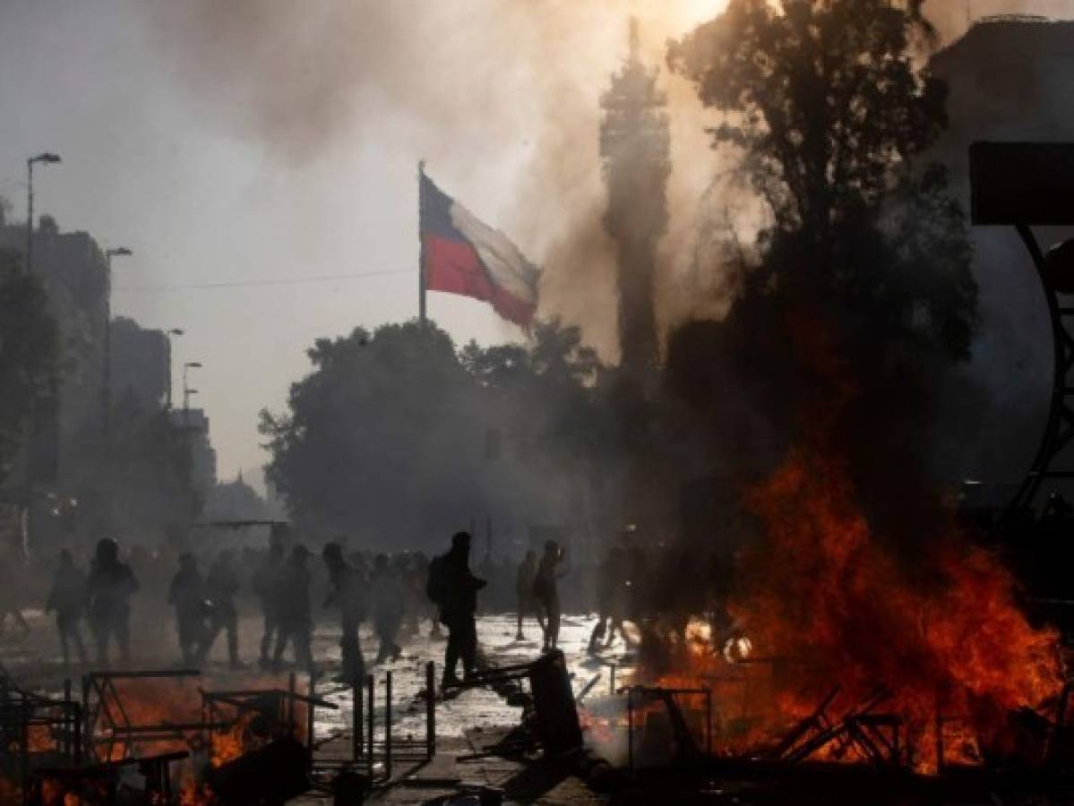 ¿Por qué Sebastián Piñera no logra aplacar la crisis en Chile?