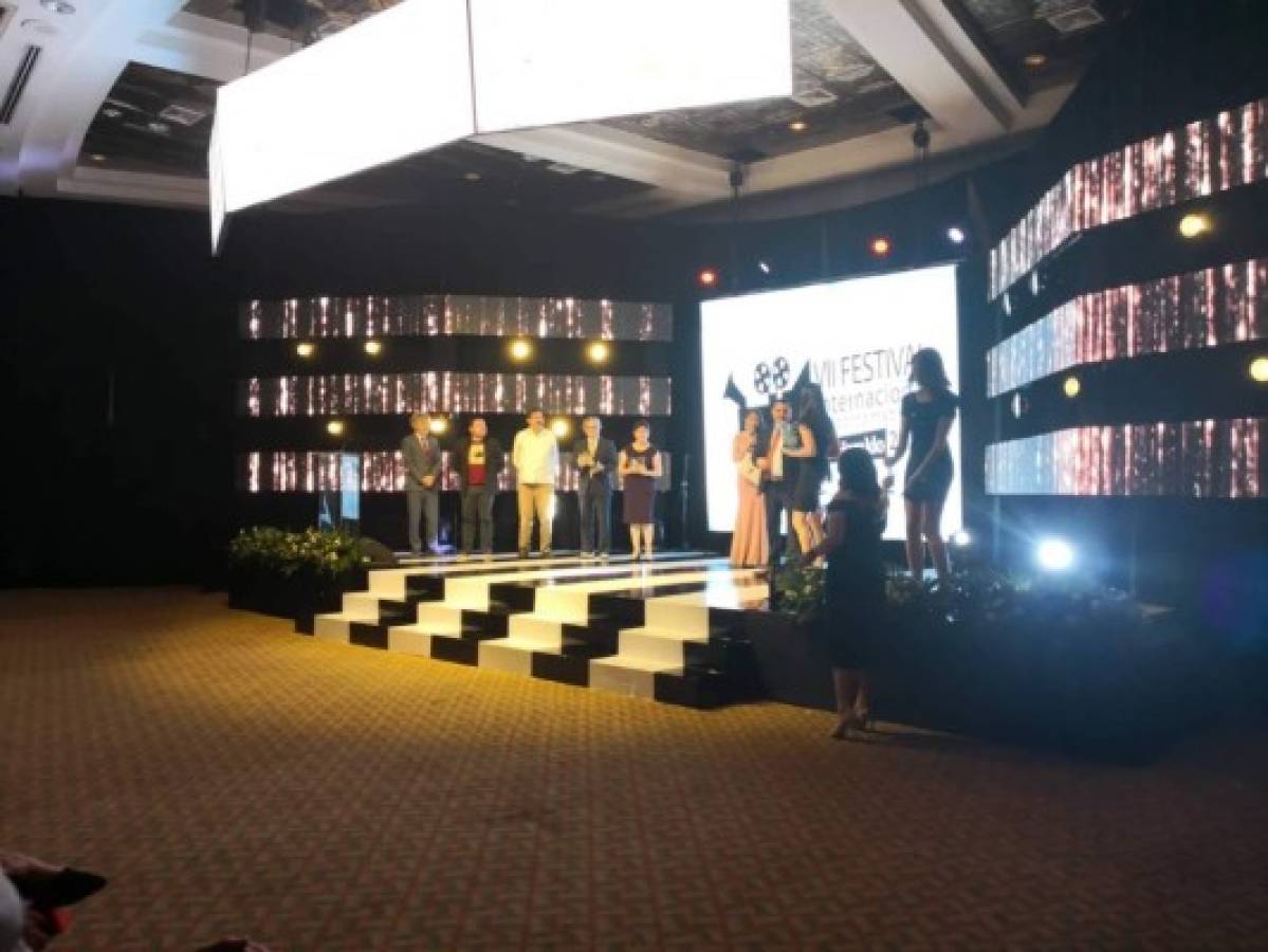 'La Mariachi' gana premio a Mejor Corto Latinoamericano
