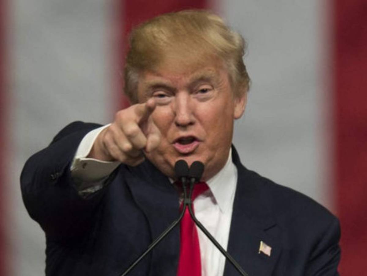 Trump amenaza con bloqueo a Cuba por Venezuela