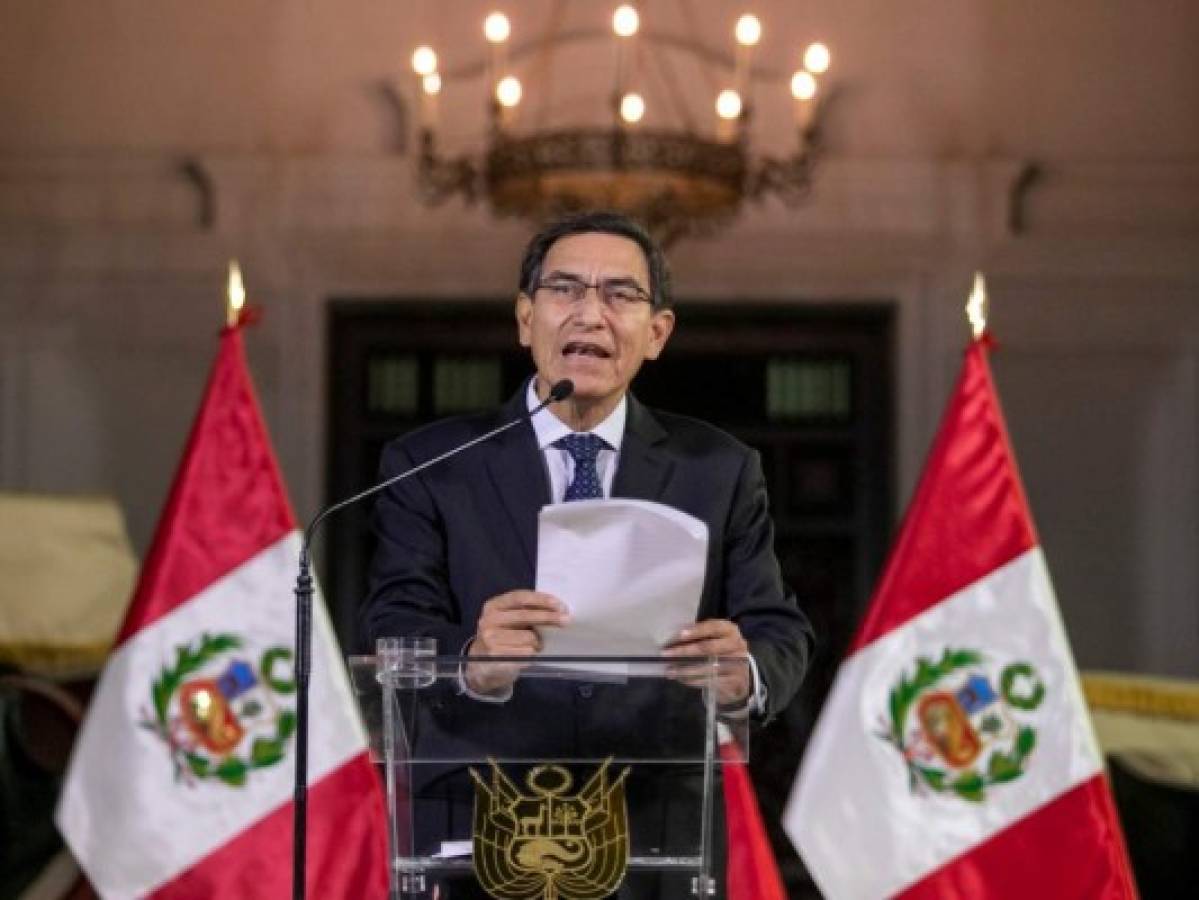 Presidente de Perú cierra el Congreso