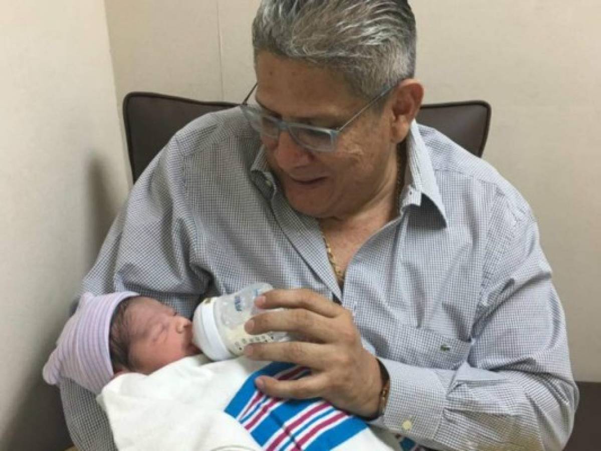 Esdras Amado López nuevamente es papá