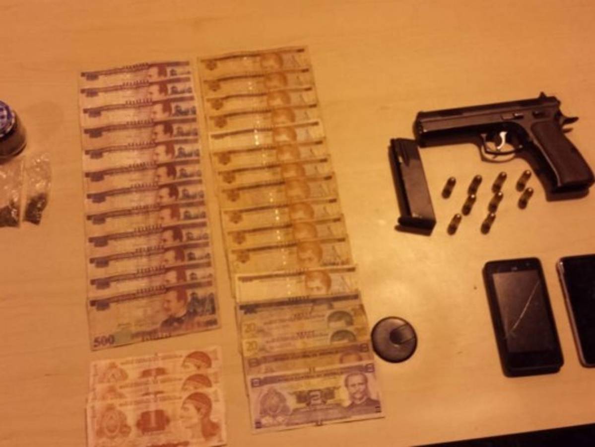 Detienen sujetos y decomisan drogas y armas que pretendían introducir a 'El Pozo I”