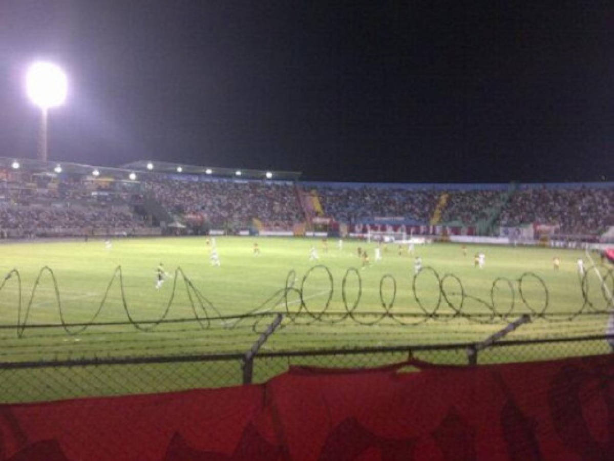 Noche agridulce en el centenario de Olimpia