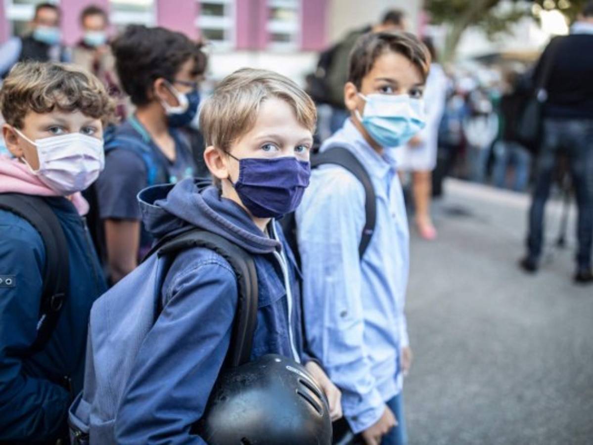 Doce millones de niños regresan a clase en Francia