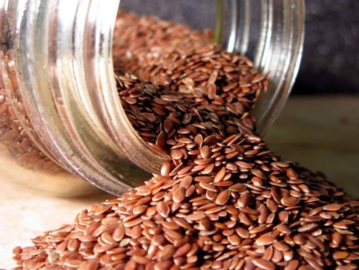 Las semillas de lino son efectivas para mejorar la salud digestiva. Foto: Canva