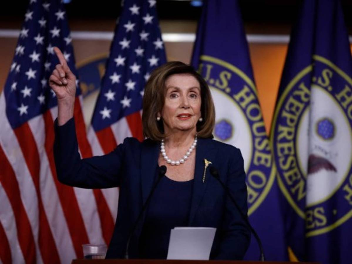 Nancy Pelosi pide celebrar un juicio justo  