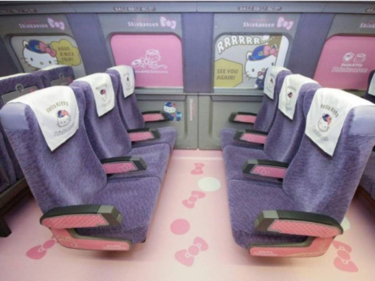 Tren del personaje ficticio de Hello Kitty circulará por Japón