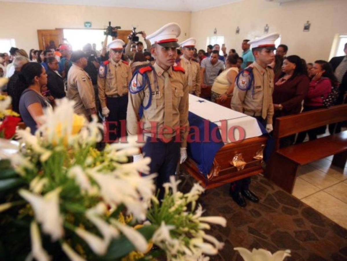 Bombero hondureño Frank Santos será despedido con todos los honores