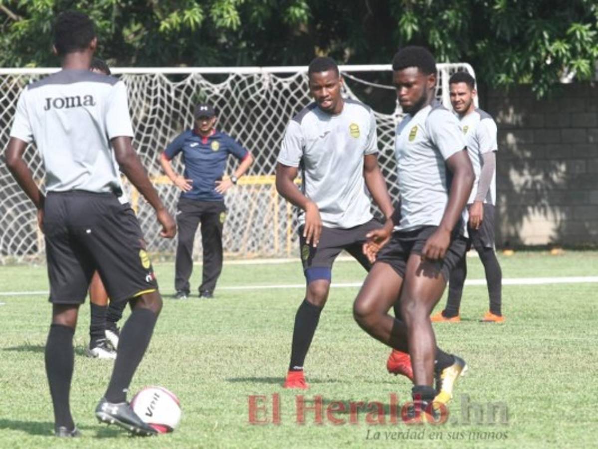 Los refuerzos del Real España ya sudan la camiseta aurinegra