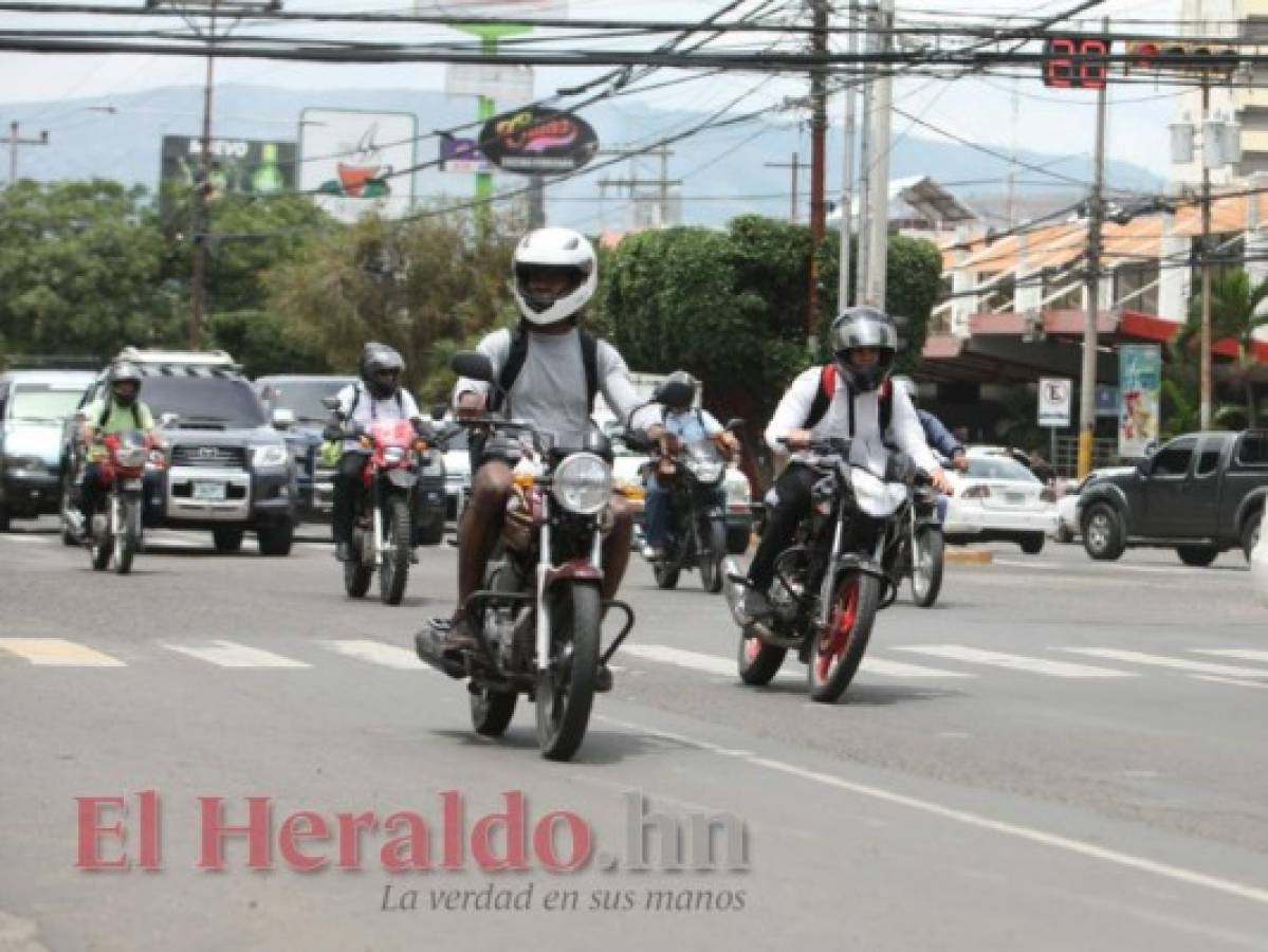 Instituto de la Propiedad inicia la entrega de placas nuevas a motocicletas