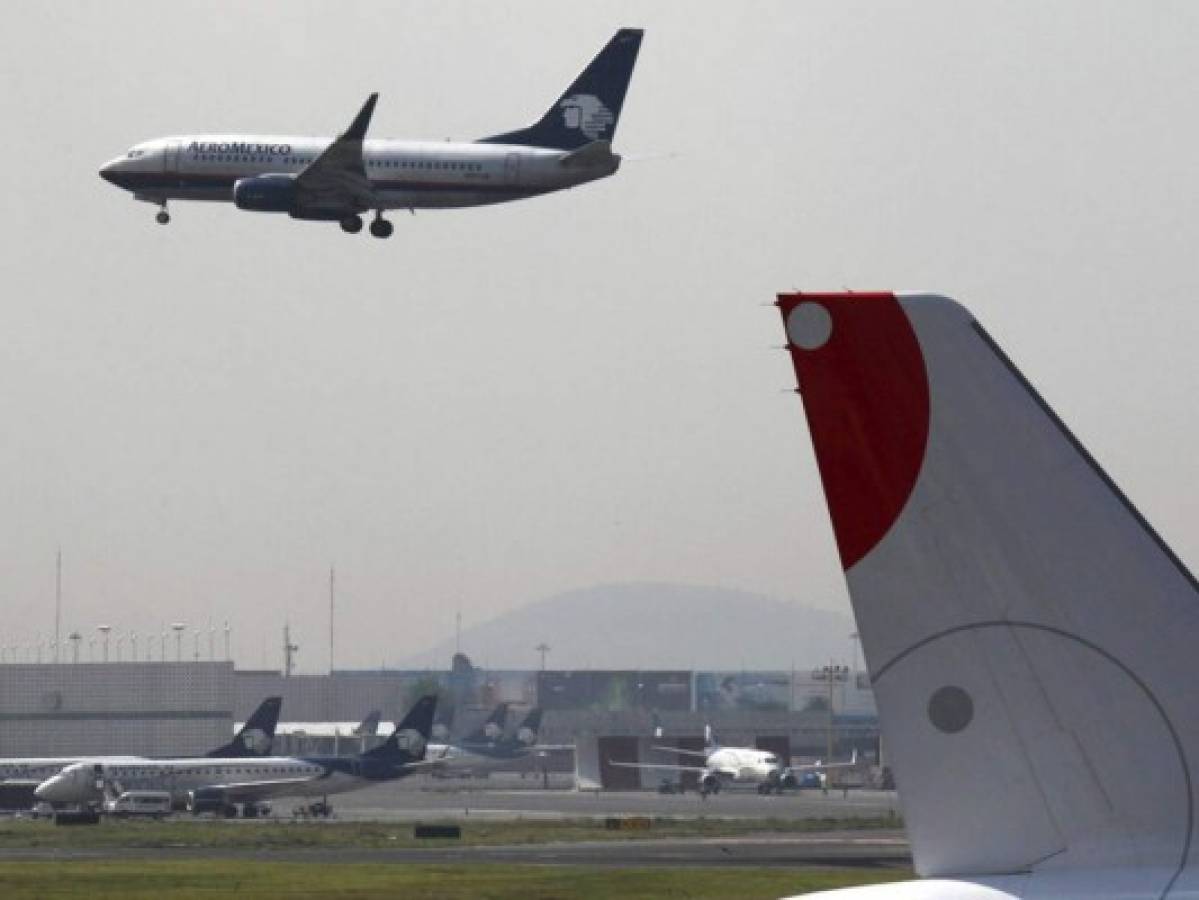 López Obrador: Construiremos otra terminal en el aeropuerto 