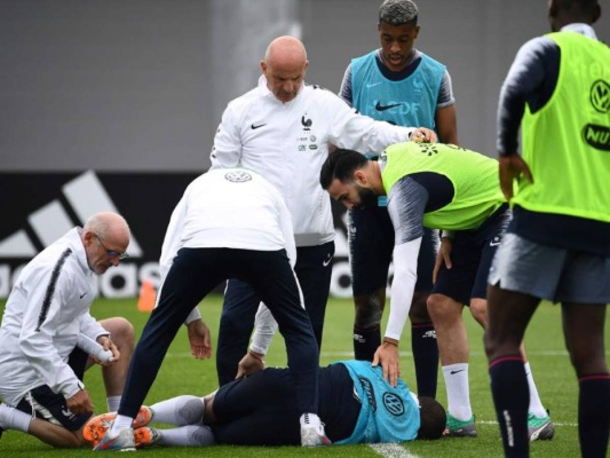 Mbappé deja el entrenamiento tras un golpe, Umtiti duda contra Australia