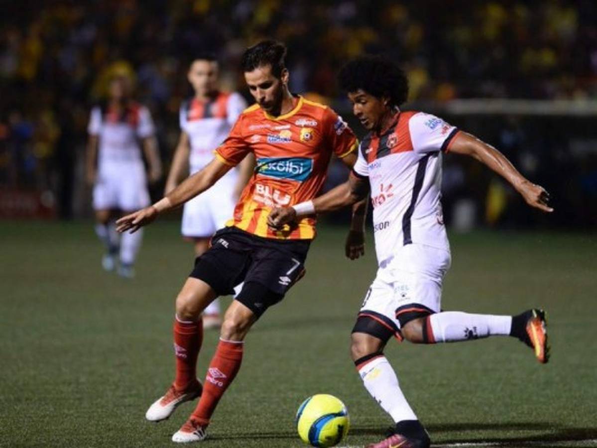 Alajuelense con Alex Lópex y Luis Garrido vencen a Herediano y lideran liguilla en Costa Rica
